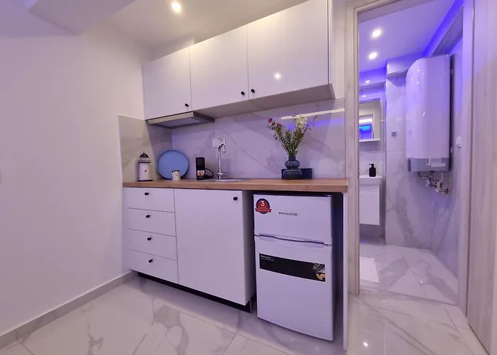 Afroditi Grigoriu Luxury