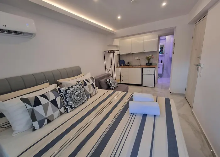 Afroditi Grigoriu Luxury Paralía